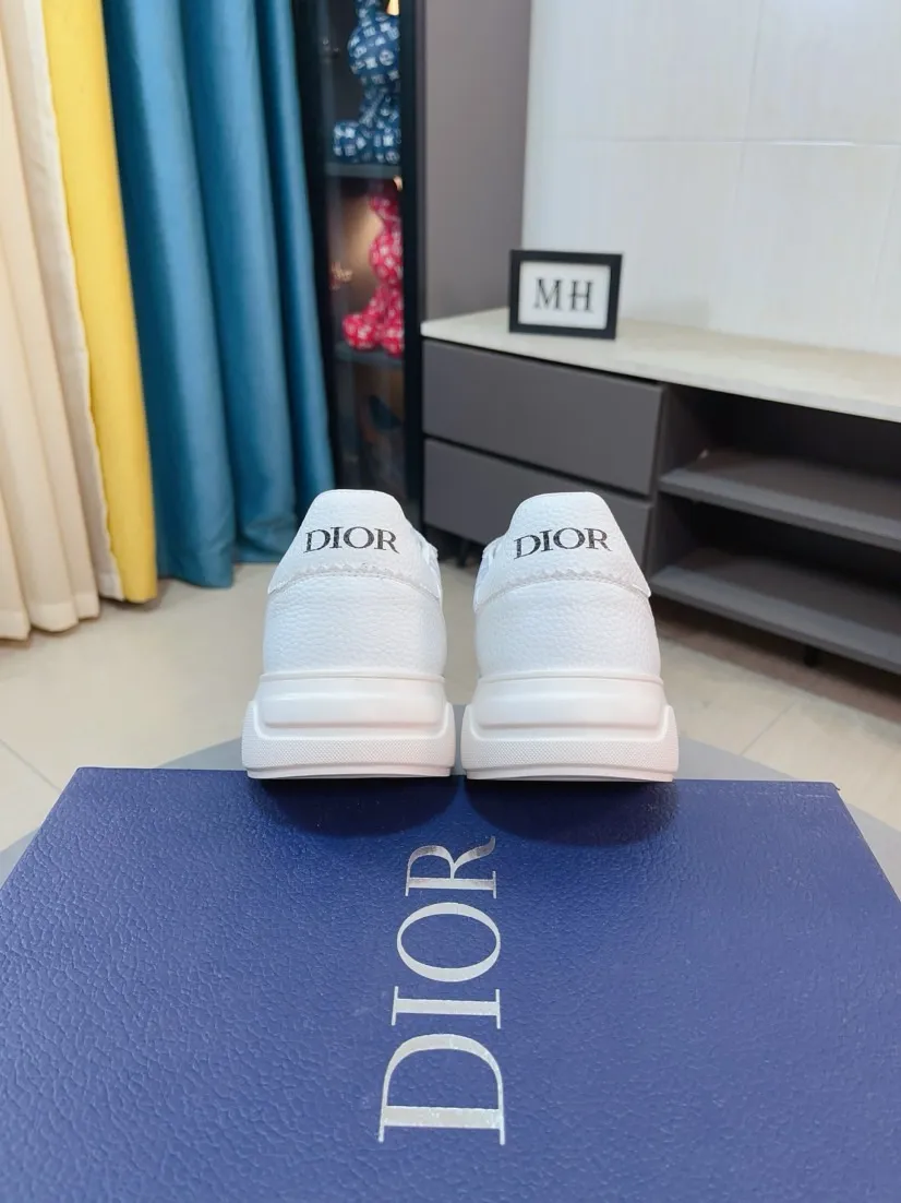 Men's men's shoes 💰420🌹🌹【Dior】Best-selling official website world premiere🔝Men's high-end brand of shoes latest series on the official website: uppers are made of imported cowhide with specially designed fabrics➕mesh breathable lining. Make walking more convenient and comfortable! Compared with the official quality, Midea’s 1:1 replica. Create a fashionable personality to set off your uniqueness! A must-have for trendy men! Classic style. Men's sizes: 38-44.